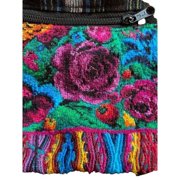 BoHo, beautiful, small floral embroidered Crossbody bag - Picture 6 of 9